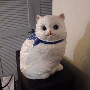 Kitty cookie jar
